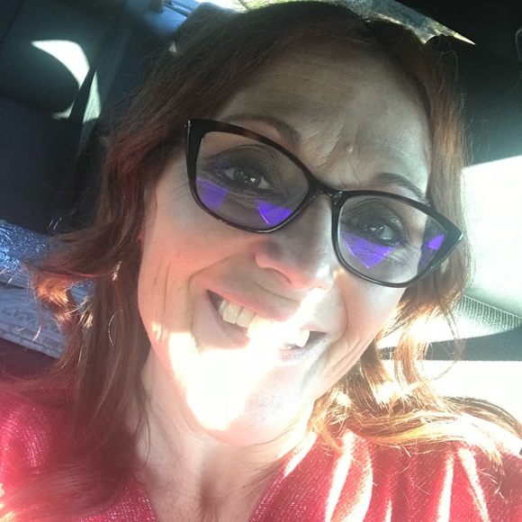 Meet your Posher, Tracey - Picture 2 of 2